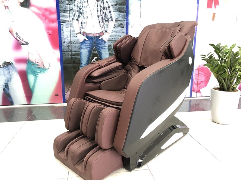 hinh 2 ghe massage trung bay co nen mua 1