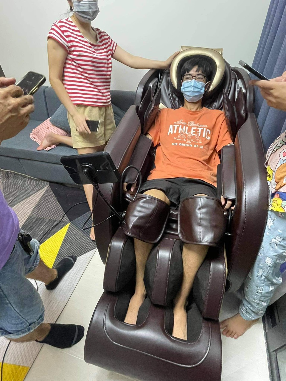 trai nghiem ghe massage gia re