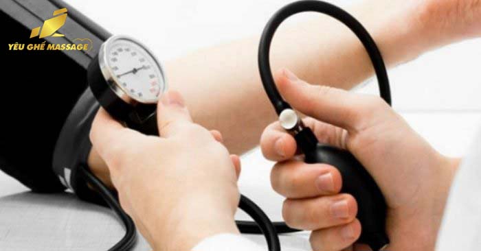 Tụt Huyết Áp Có Nên Uống Nước Dừa Không? Những lưu ý cần thiết Tụt Huyết Áp Có Nên Uống Nước Dừa Không?